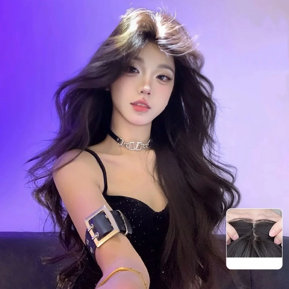 Voluminous 28 Inches Long Wavy Wig in Black